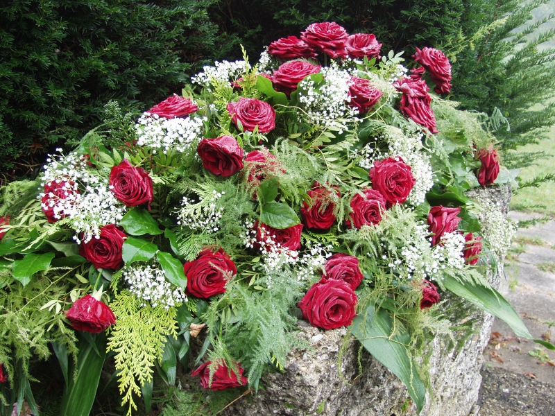 funeraire-LA ROQUETTE SUR SIAGNE-min_roses-61203